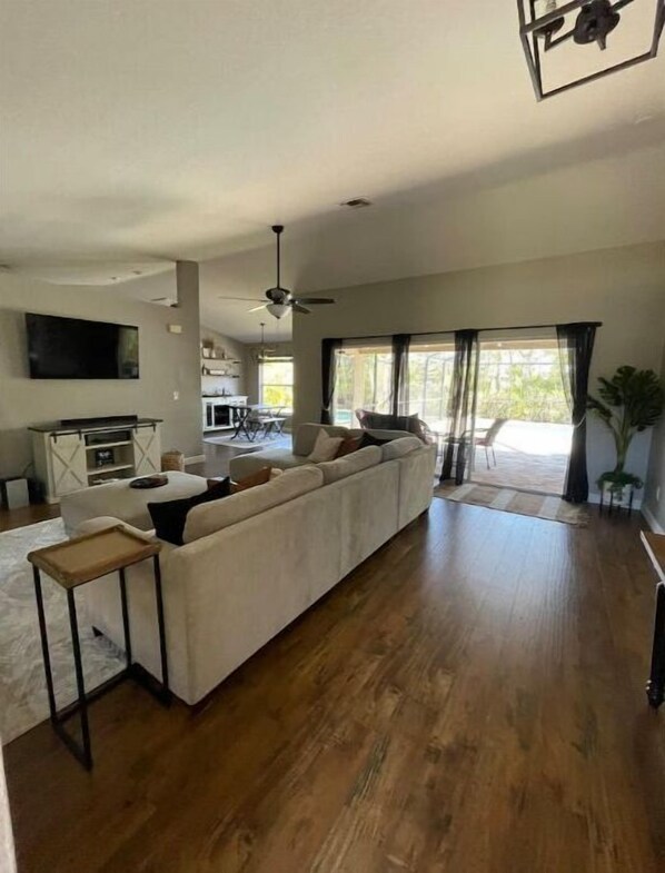 Smart-TV, Stereoanlage