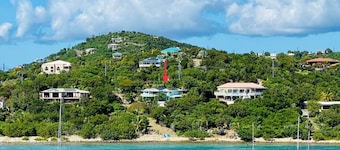 Villa SeaGate · Waterfront 5/5.5 bath Tesla backup power