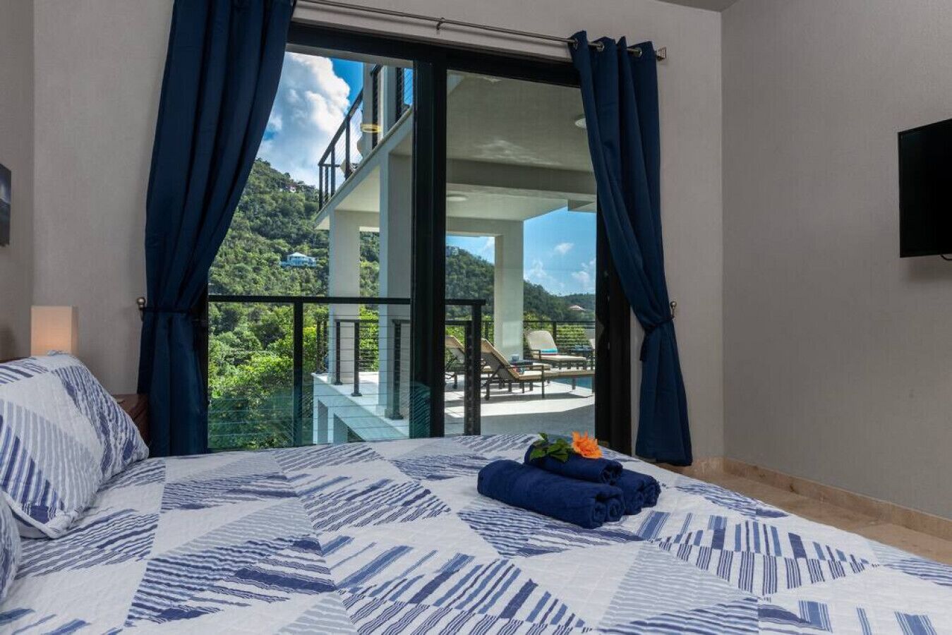 4 bedrooms, desk, iron/ironing board, free WiFi