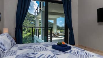 4 bedrooms, desk, iron/ironing board, free WiFi