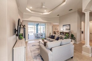 Smart TV, fireplace