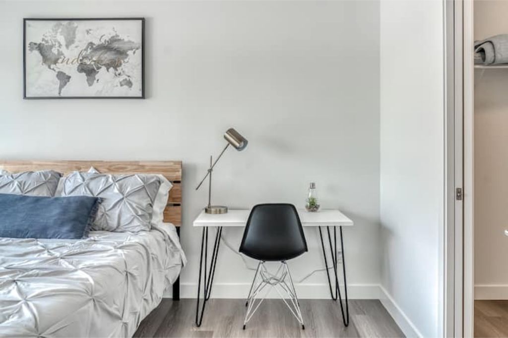 New Chic Condo in Unbeatable Location! + Parking!