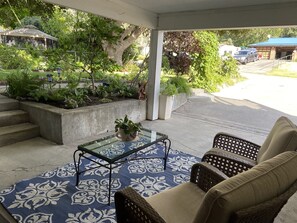 Terrace/patio - Magical Themed Decor! Pets Welcome! 3 Bedrooms (Chase)
