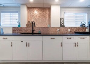 Fridge, microwave, oven, stovetop - Magical Themed Decor! Pets Welcome! 3 Bedrooms (Chase)