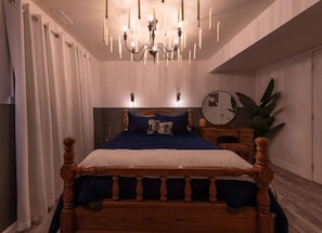 3 bedrooms, free WiFi, bed sheets - Magical Themed Decor! Pets Welcome! 3 Bedrooms (Chase)