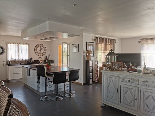 house with swimminig pool