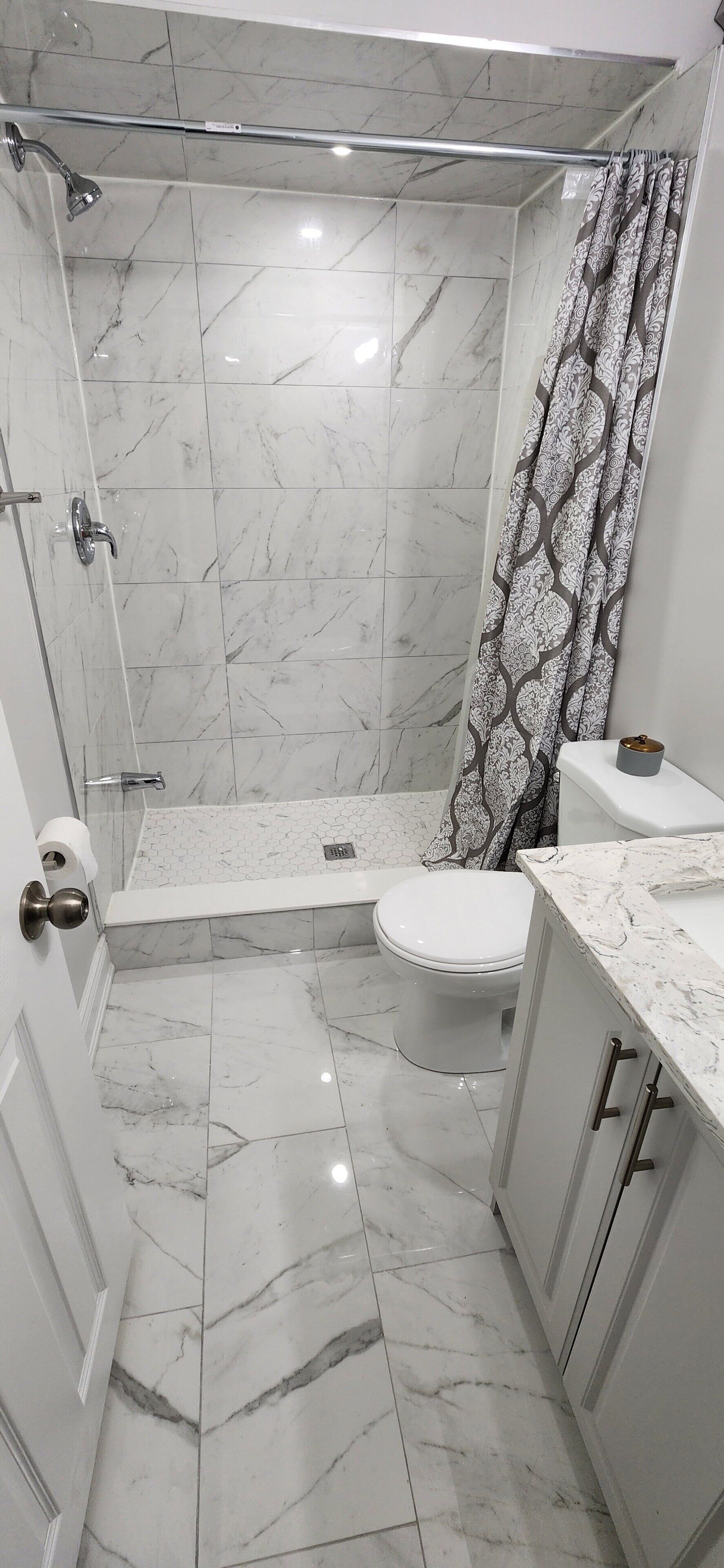 Cozy 2 Bedroom Guest Suite with Electric Fireplace