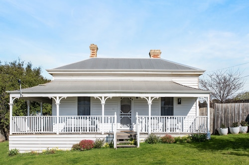 Beautiful Victorian Home With Amazing Views and Centrally Located