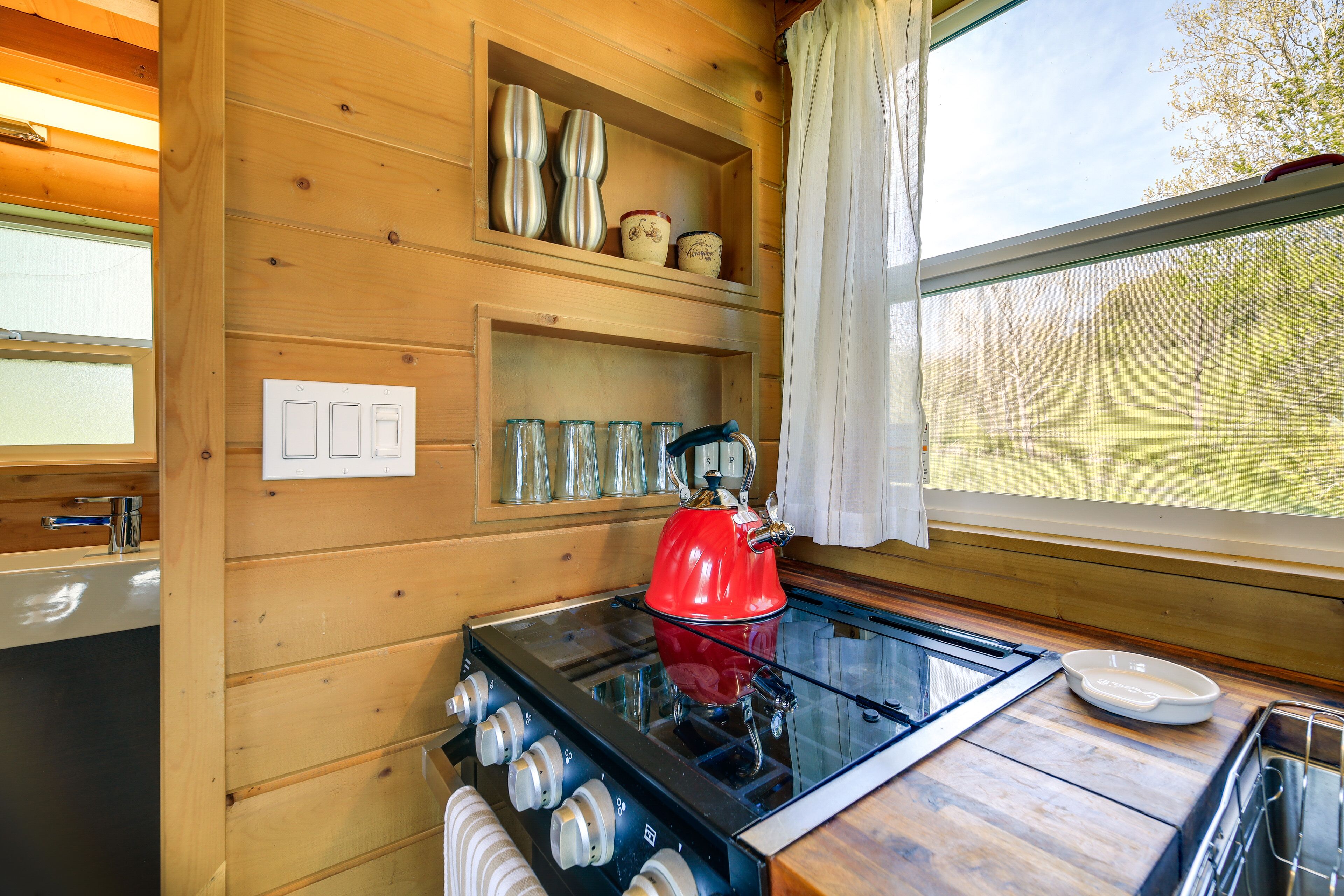 Abingdon Vacation Rental Tiny Home on 10-Acre Farm