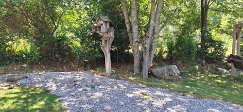 The Hemlock | Pet-Friendly Fall Retreat