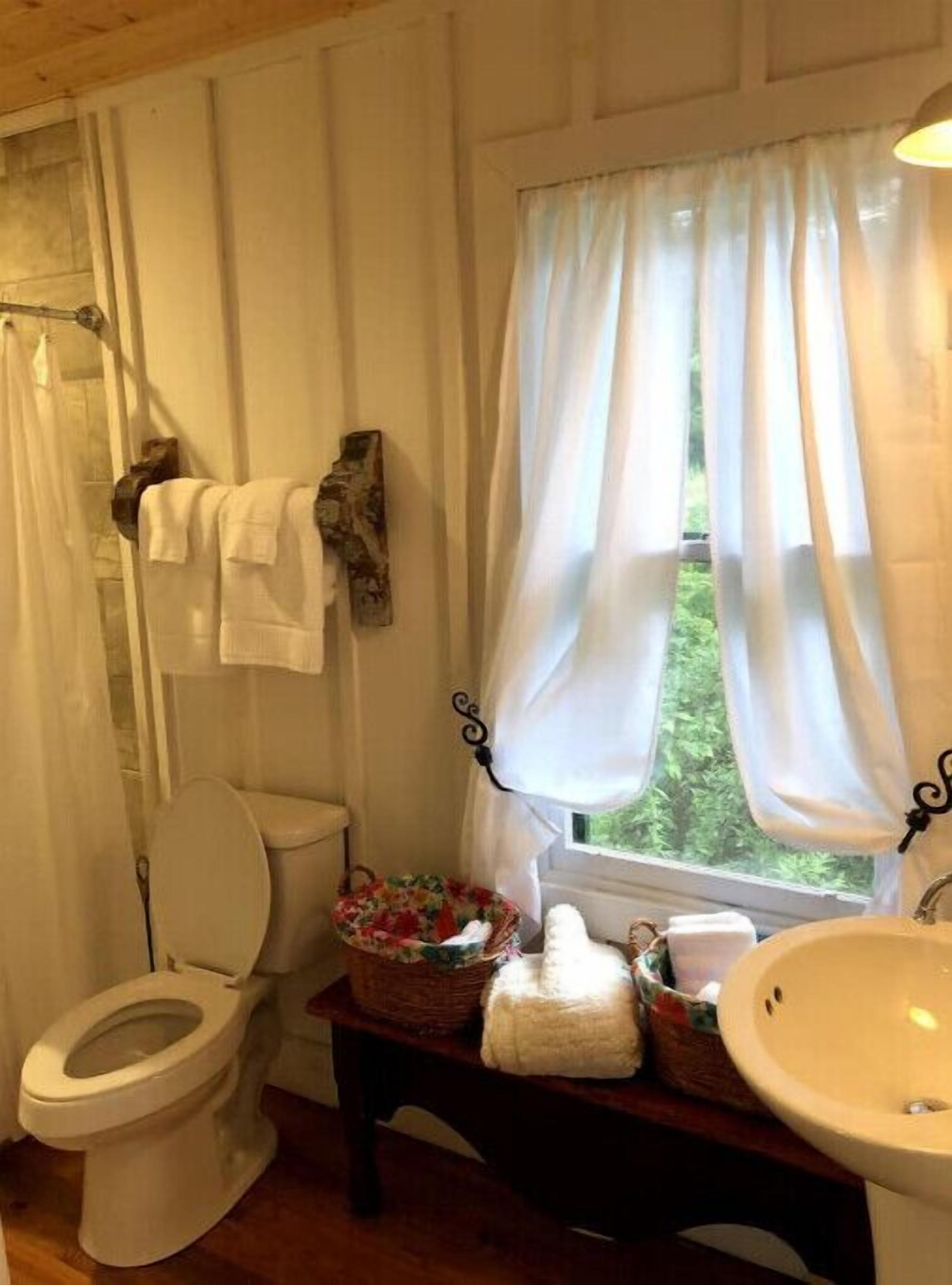 The Ash Cabin – Part of Cashiers Lake Cabins