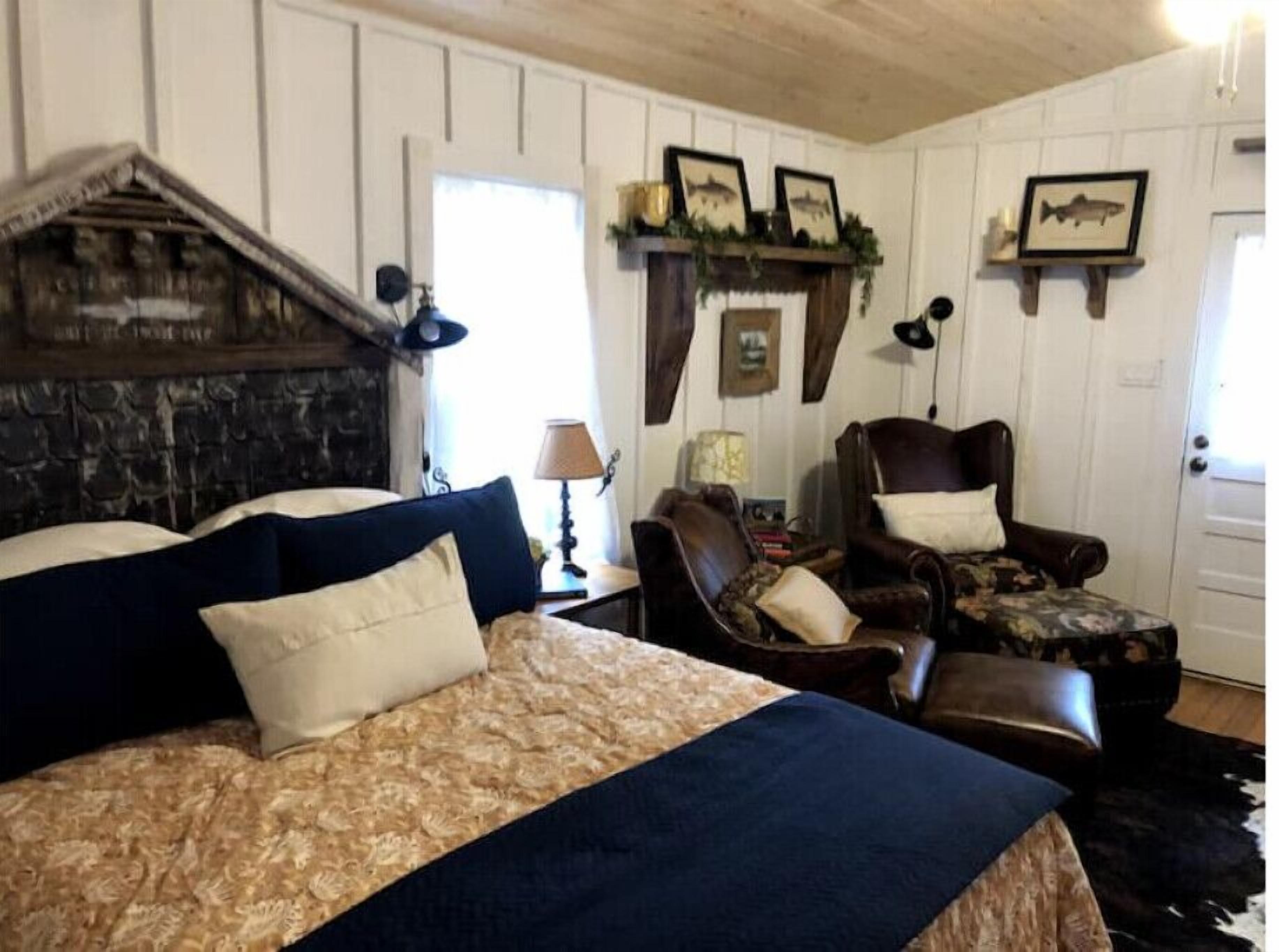 The Ash Cabin – Part of Cashiers Lake Cabins