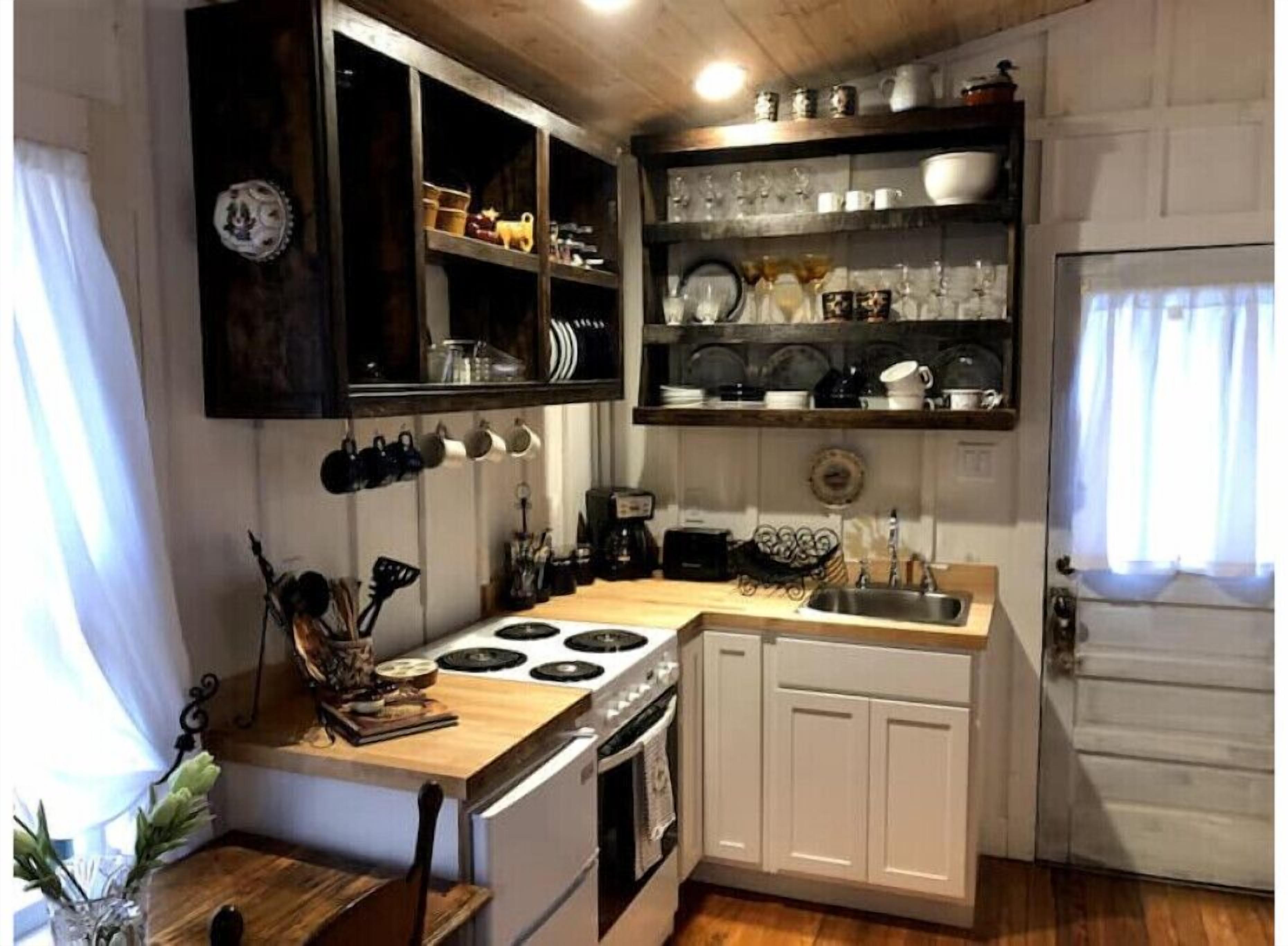 The Ash Cabin – Part of Cashiers Lake Cabins