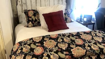 1 bedroom, WiFi (free), bed sheets