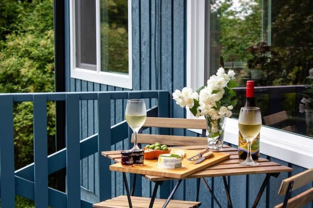 Ocean Breeze Cottage — Salt Spring Island. Peaceful, Nr. Town, Beaches, Lakes⭐