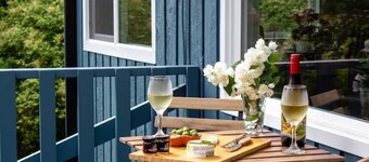 Ocean Breeze Cottage — Salt Spring Island.  Peaceful,  Nr. Town, Beaches, Lakes⭐