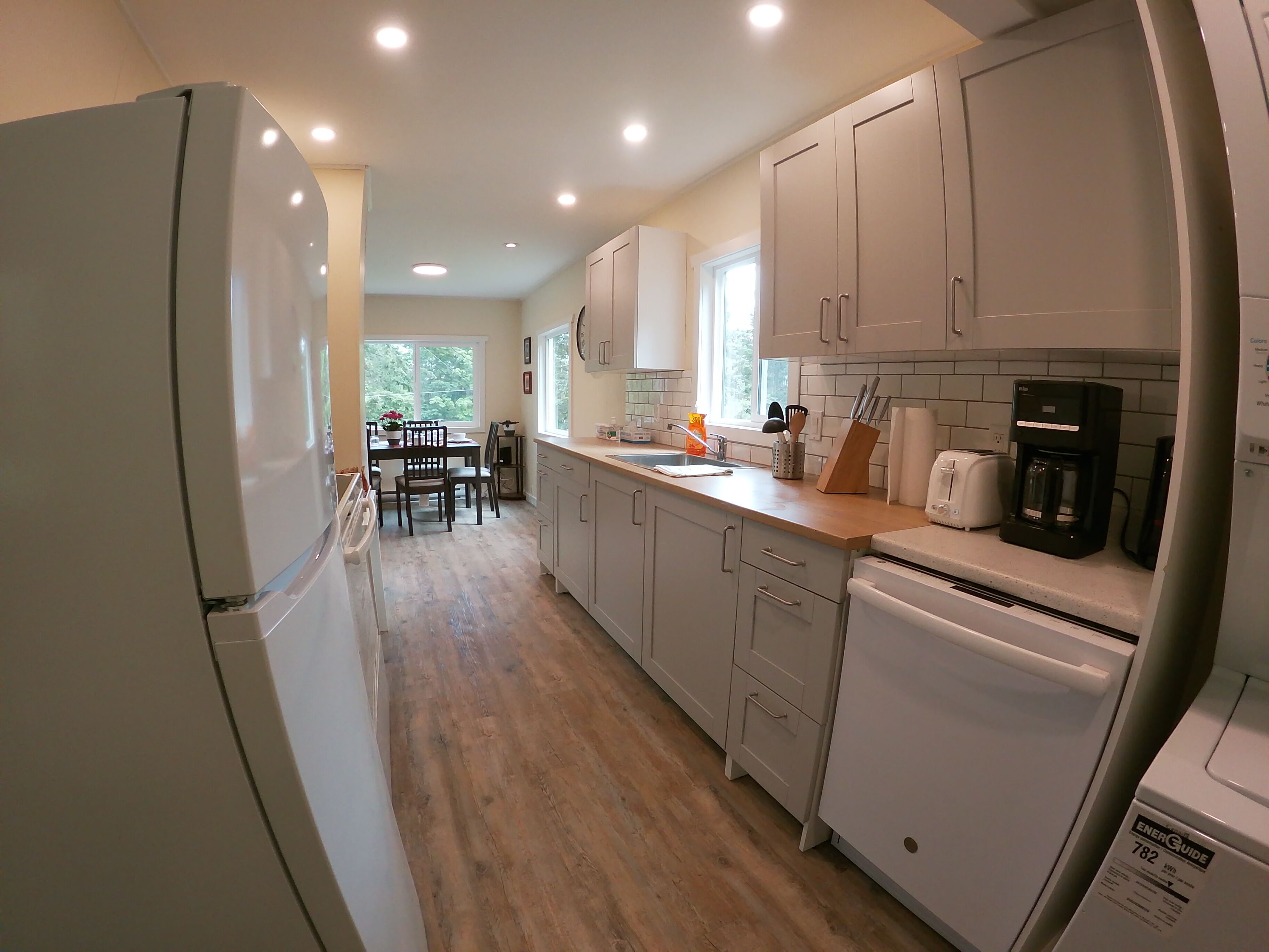 Ocean Breeze Cottage — Salt Spring Island.  Peaceful,  Nr. Town, Beaches, Lakes⭐