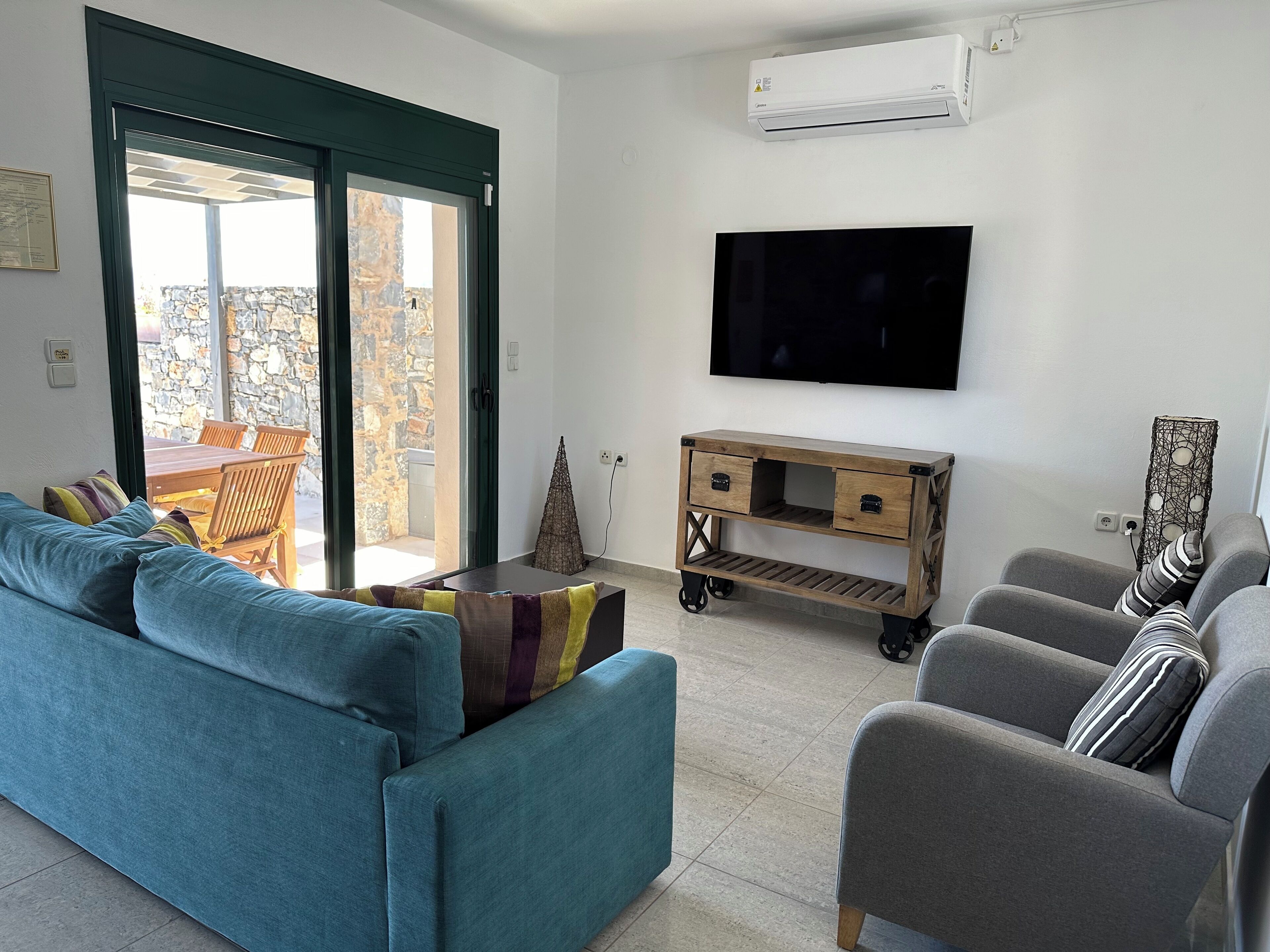 Una Smart TV, libros