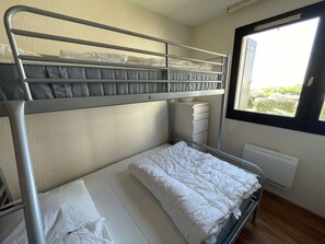 2 bedrooms