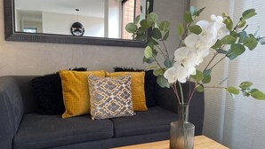 Exclusive Apartment, 4 Bedrooms, Terrace, City View | Living room | 40-inch Smart TV with cable channels, TV - luxury rooftop in poblado (Medellín)