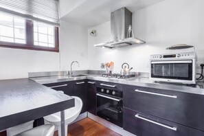 Kühlschrank, Ofen, Herdplatte, Geschirrspüler