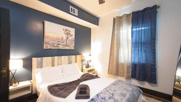 6 bedrooms, desk, iron/ironing board, free WiFi