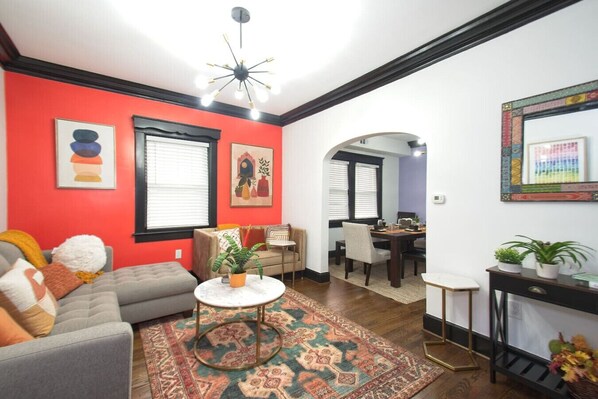 Smart-TV, videospill, fotballspill og bordtennis