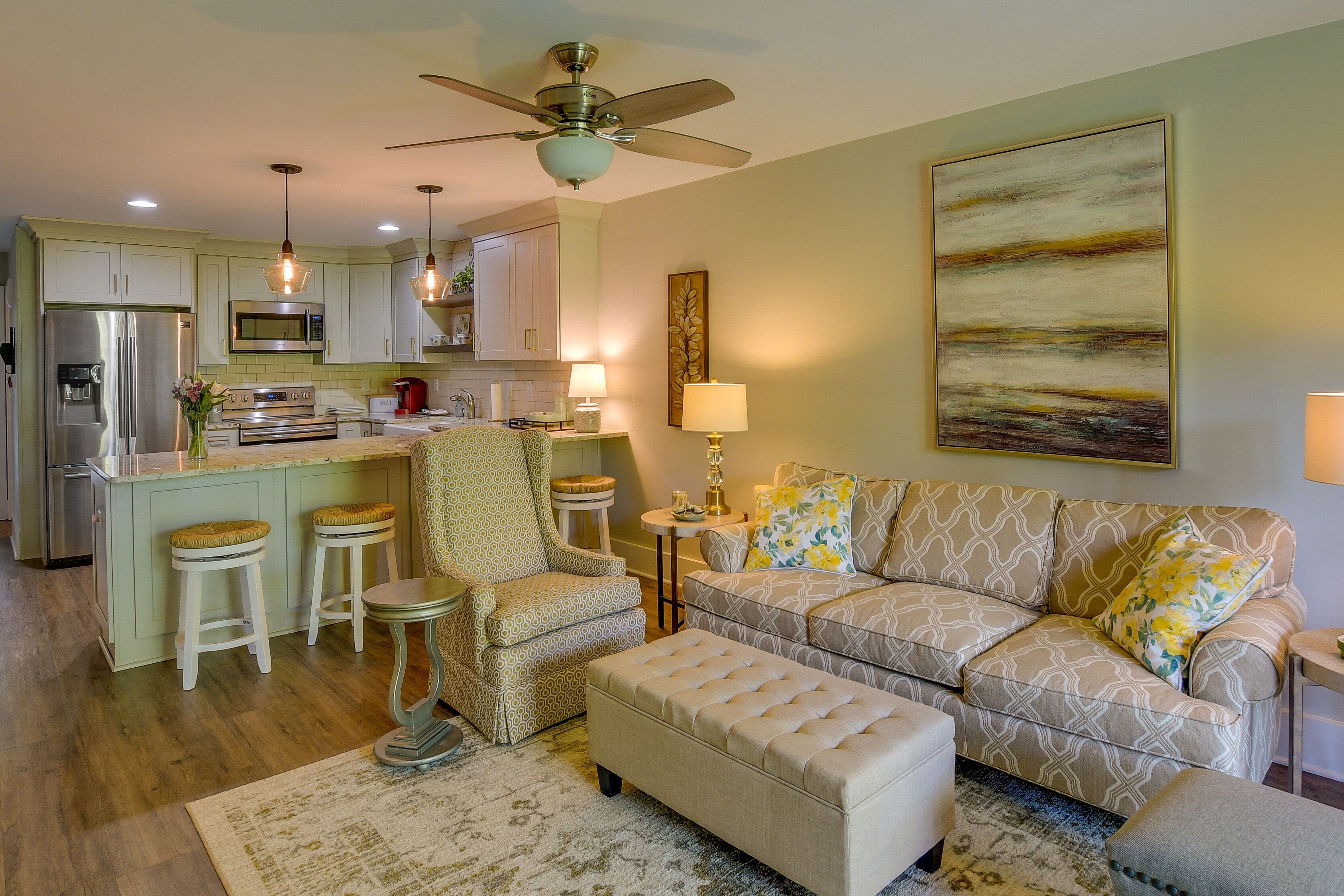 Keowee Key Condo Rental w/ Golf Course View!