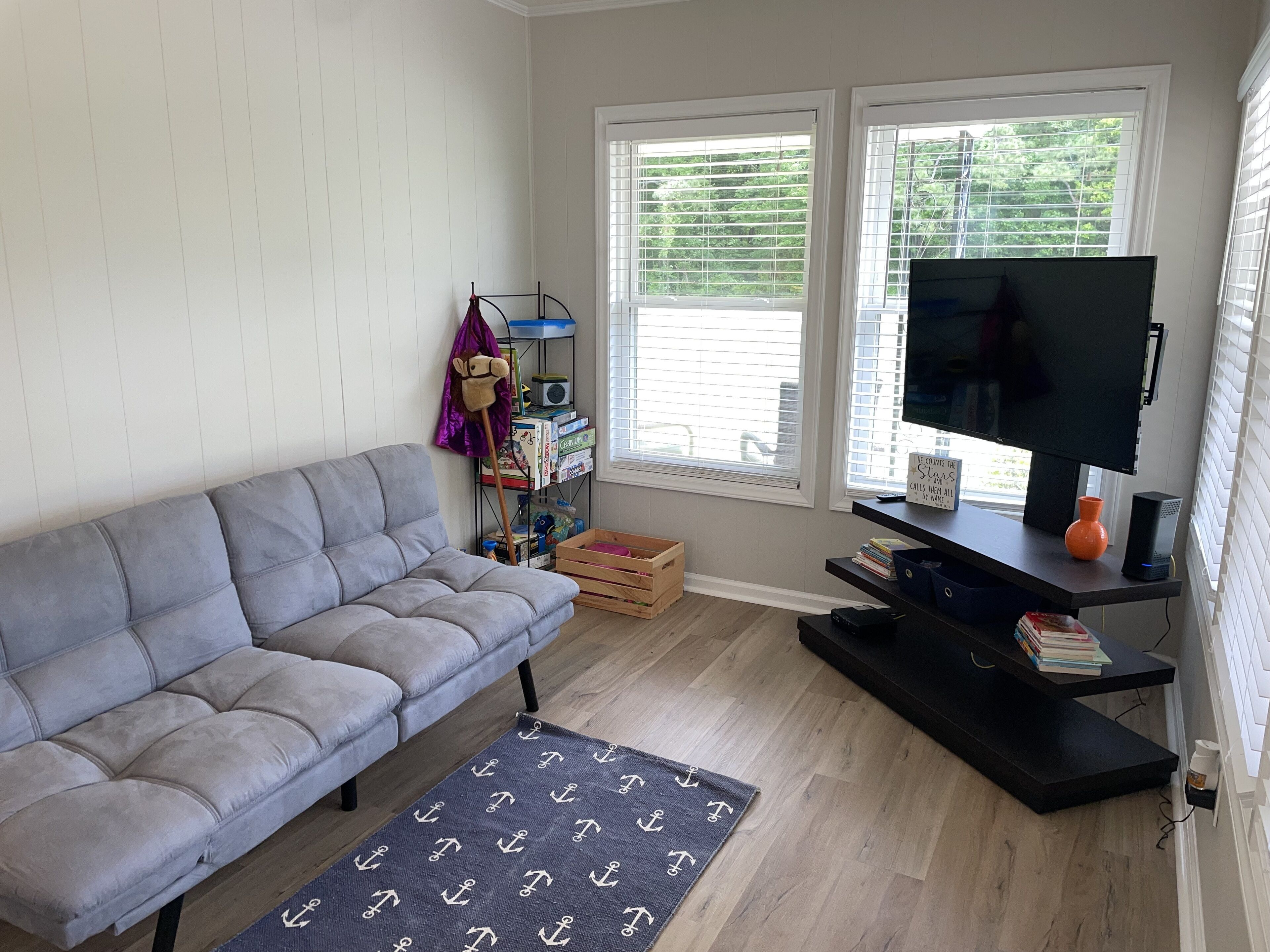 Ocean Road Cottage-3 mi to beach, Large fenced in backyard. Bring your boat!