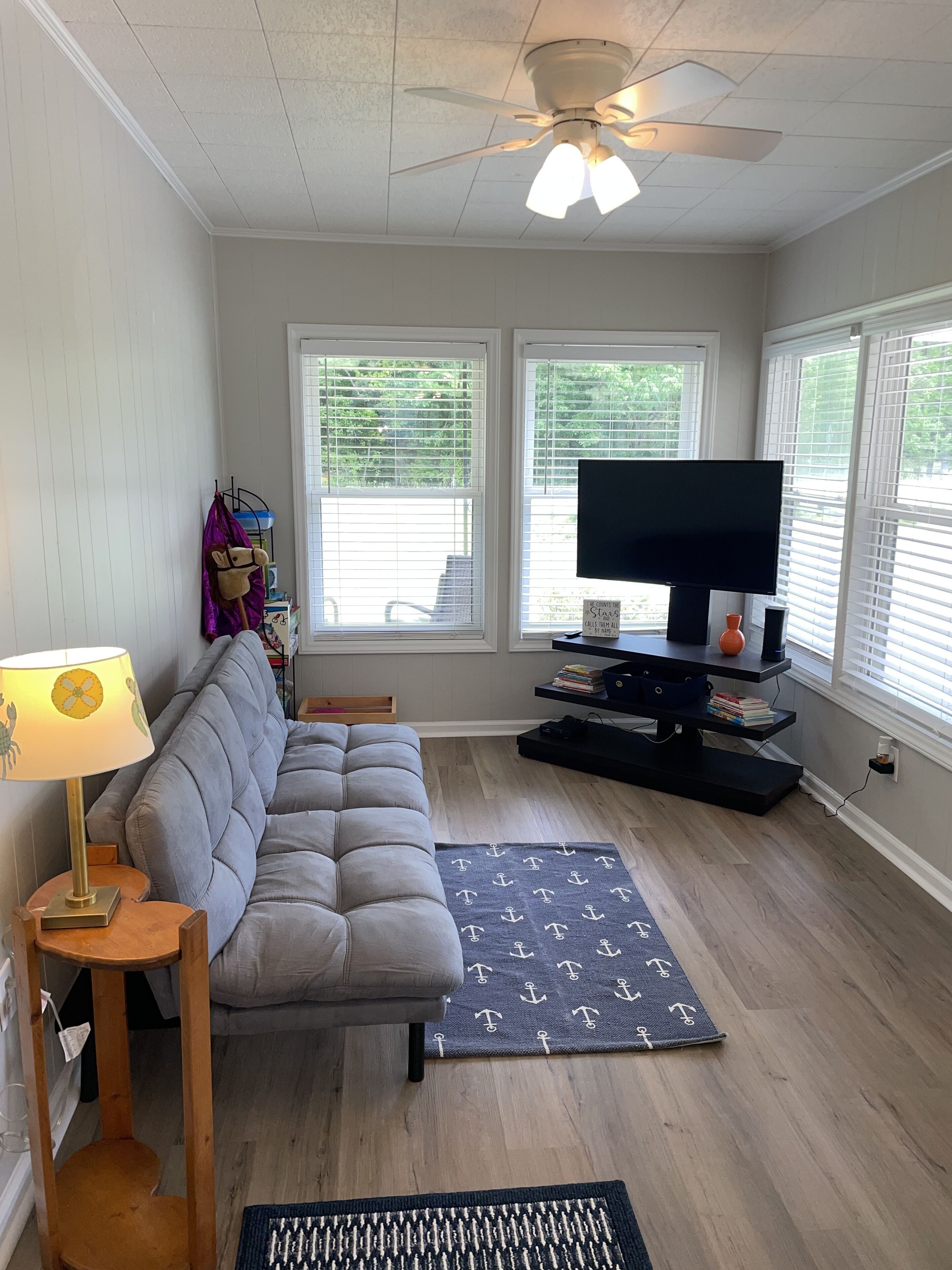 Ocean Road Cottage-3 mi to beach, Large fenced in backyard. Bring your boat!