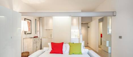 1 soverom, strykejern/-brett, internettilgang og sengetøy