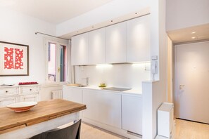 Fridge, microwave, stovetop, toaster