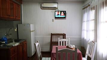 Standard Cabin, 1 Queen Bed, River View | Private kitchen | Full-size fridge, cookware/dishes/utensils, cleaning supplies