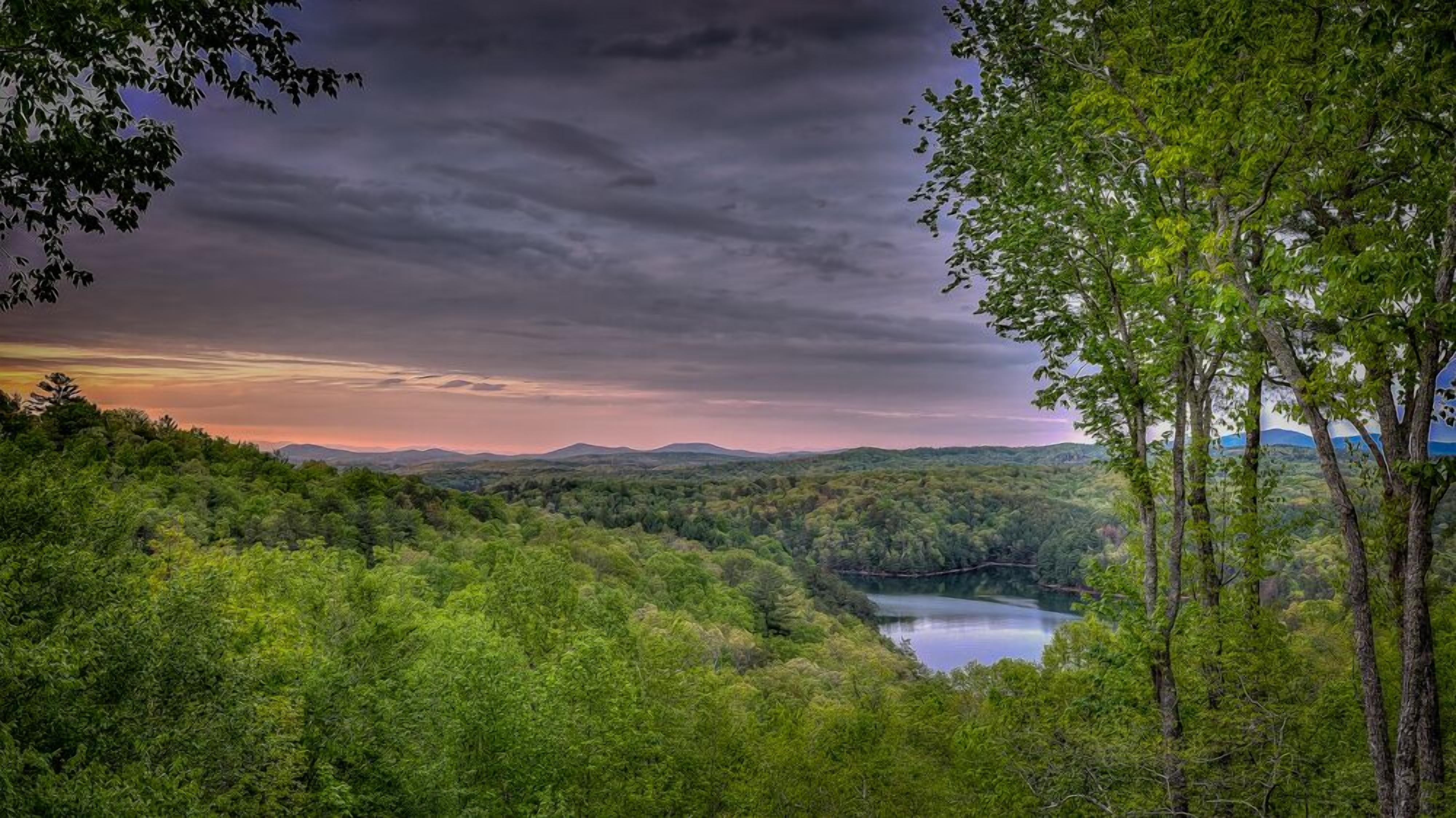 Necowa Cove Overlook - Pet Friendly | Mountain and Lake Views | Hot Tub