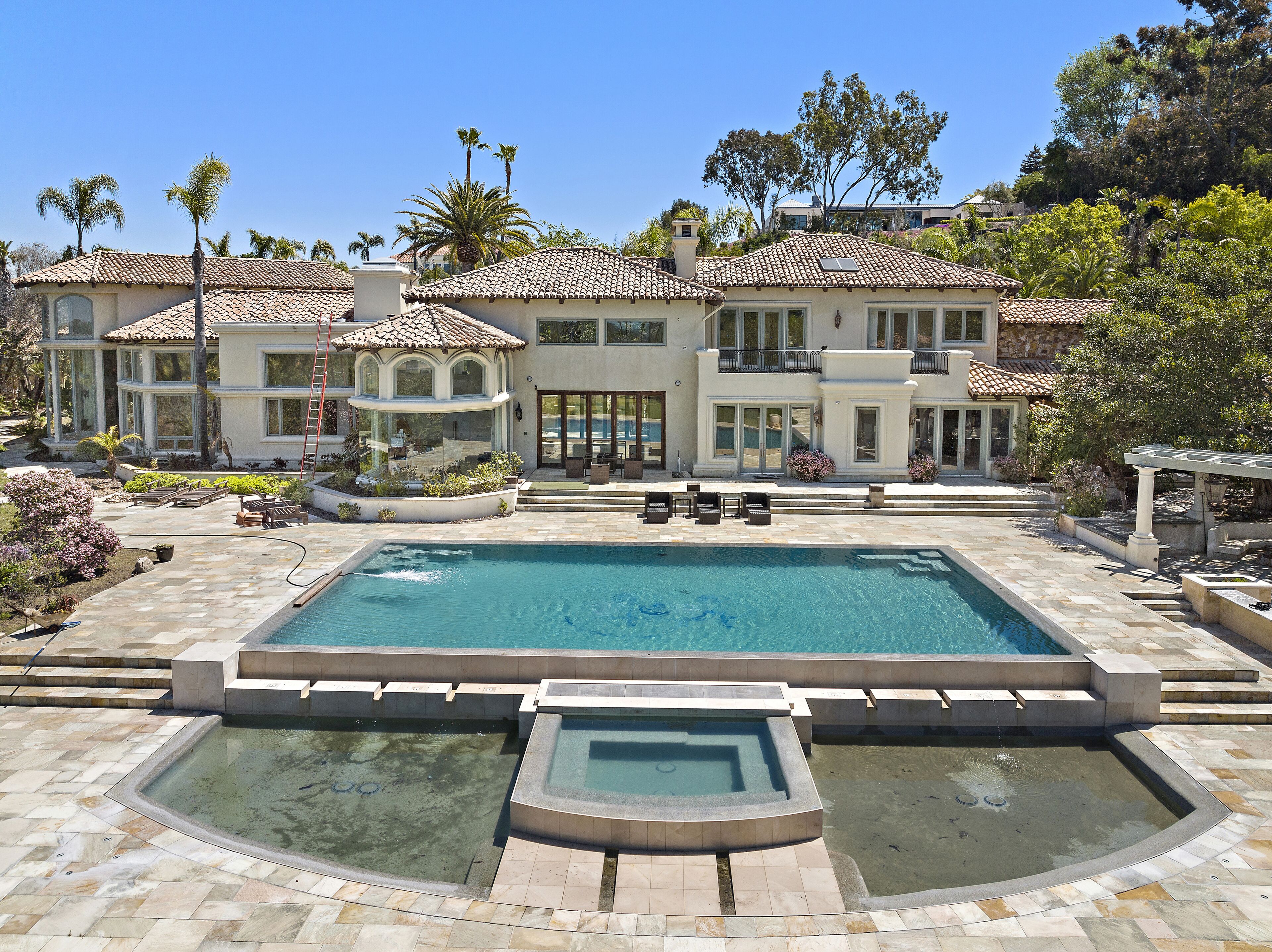 Luxurious Enclave with Pool, Tennis Court, batting cage and Stunning Views!