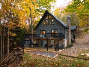 Exterior - New Lakefront~5 BR! Hot Tub~Game Rom & Firepit! (McHenry)