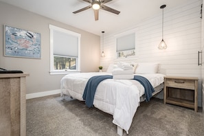 4 bedrooms, desk, iron/ironing board, free WiFi