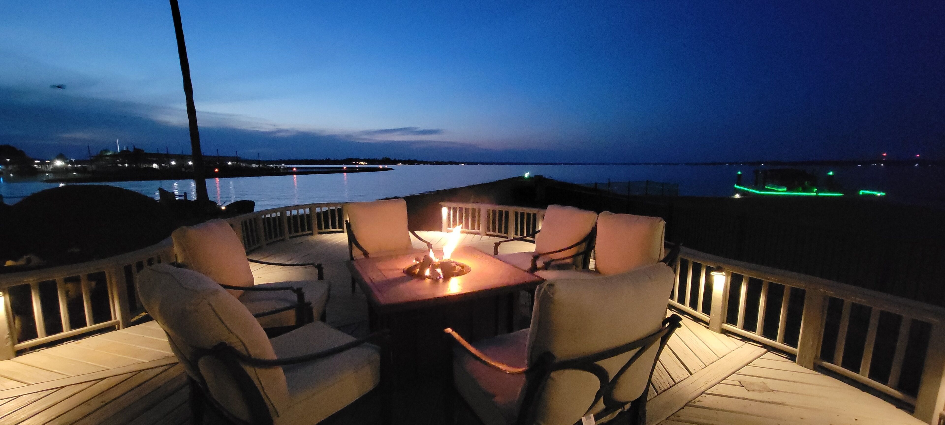 LAKEFRONT: LUXE, Small EVENTS, Dock, Boat, 2K+2Q, DISCOUNTED WEEKDAYS ❤️MORE 