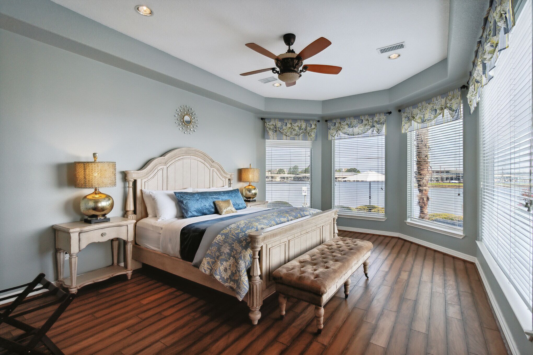 LAKEFRONT: LUXE, Small EVENTS, Dock, Boat, 2K+2Q, DISCOUNTED WEEKDAYS ❤️MORE 