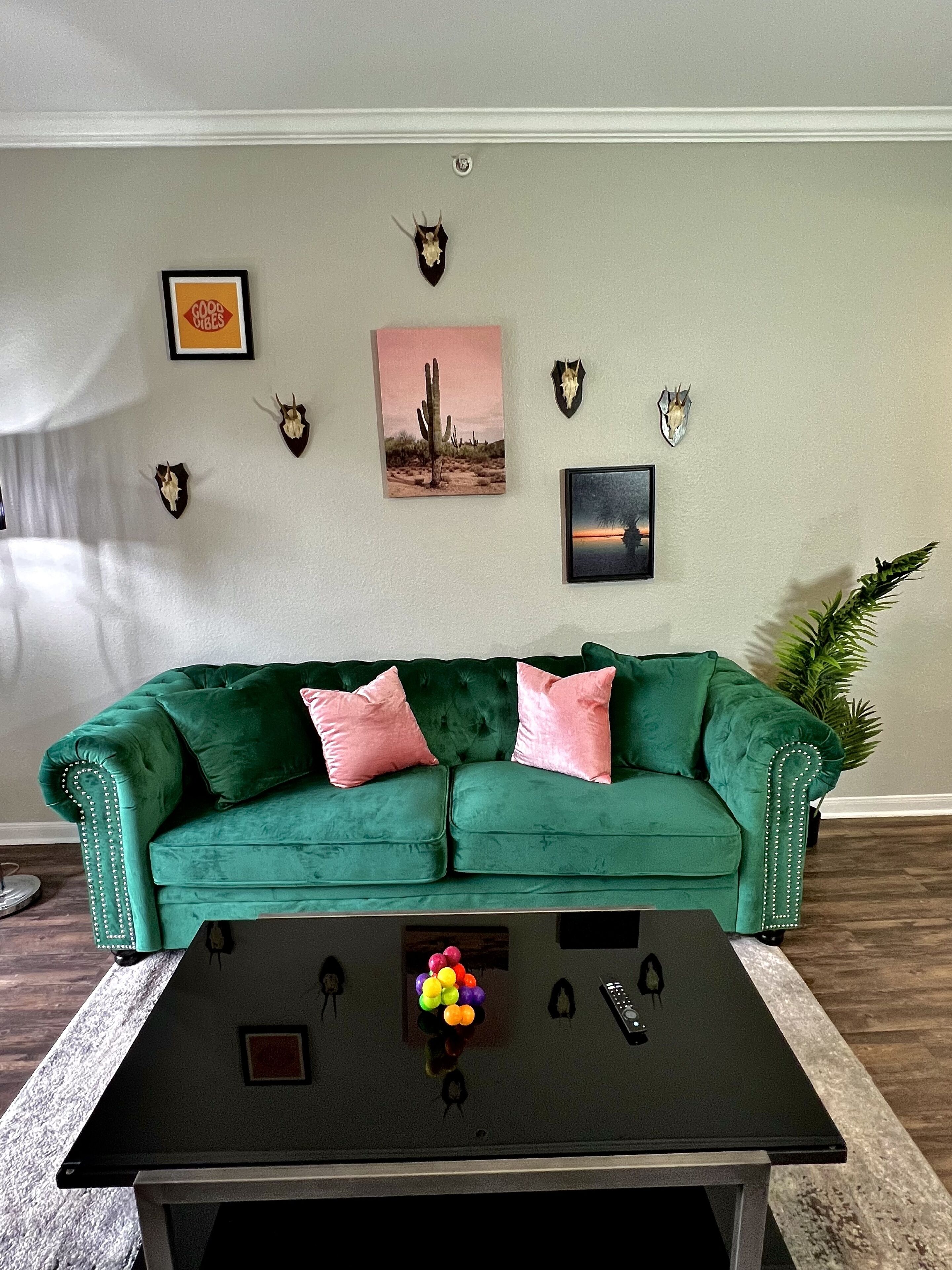 King Bed - 2 bed uptown West Village, Katy trail