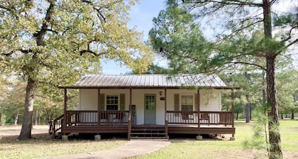 Adorable Guest Cabin In The Woods