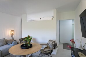 Unclassified image, 2 of 9, button - Frisch Renovierte Ferienwohnung in Direkter Strandlage mit Westbalkon - Haus Delphin (Hörnum (Sylt))