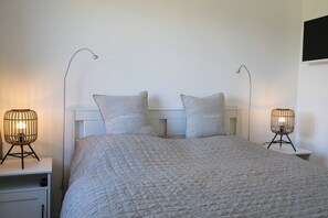 Unclassified image, 4 of 9, button - Frisch Renovierte Ferienwohnung in Direkter Strandlage mit Westbalkon - Haus Delphin (Hörnum (Sylt))