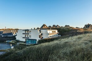 Unclassified image, 5 of 9, button - Frisch Renovierte Ferienwohnung in Direkter Strandlage mit Westbalkon - Haus Delphin (Hörnum (Sylt))