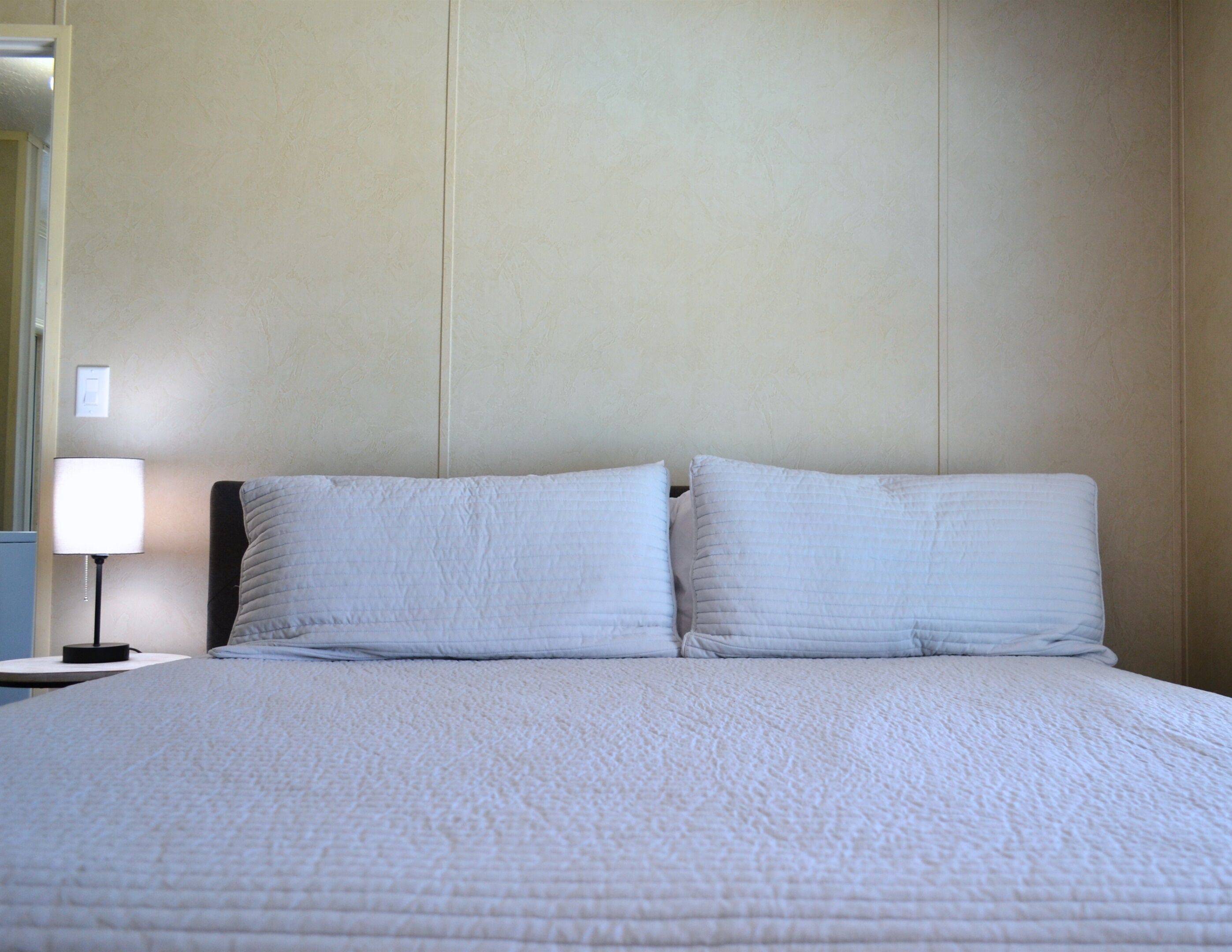 3 habitaciones, tabla de planchar con plancha y wifi gratis 