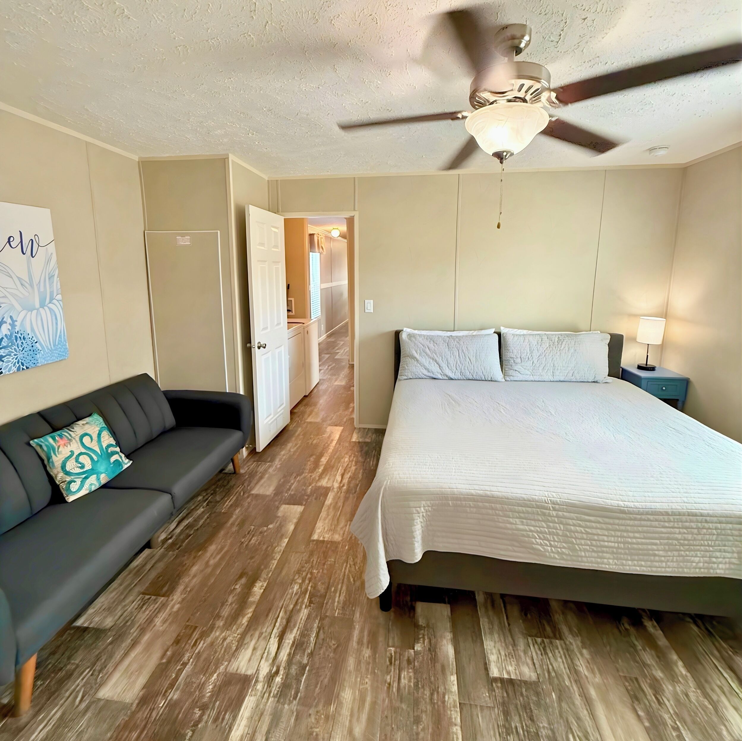 3 bedrooms, iron/ironing board, free WiFi, bed sheets