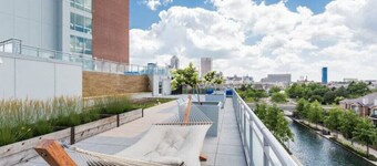 "Stunning Skyline & Canal View w/Free Parking"