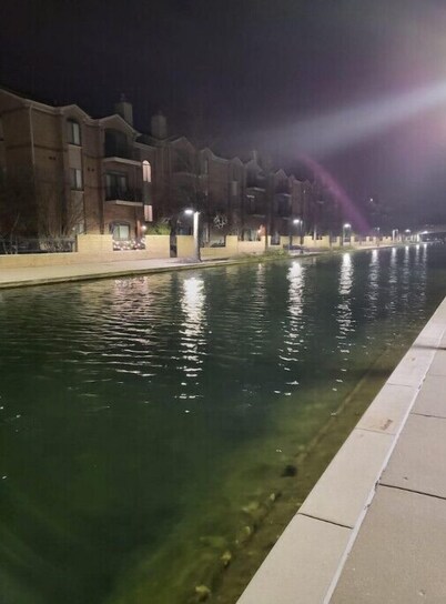 "Stunning Skyline & Canal View w/Free Parking"