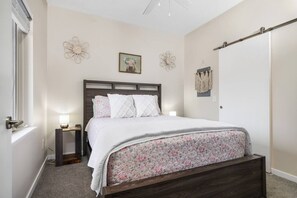 1 Schlafzimmer, Schreibtisch, Bügeleisen/Bügelbrett, kostenloses WLAN