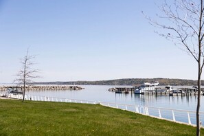 Marina - Sweet Tart Spot - Cozy TC Condo - Tart Trail - Balcony (Traverse City)